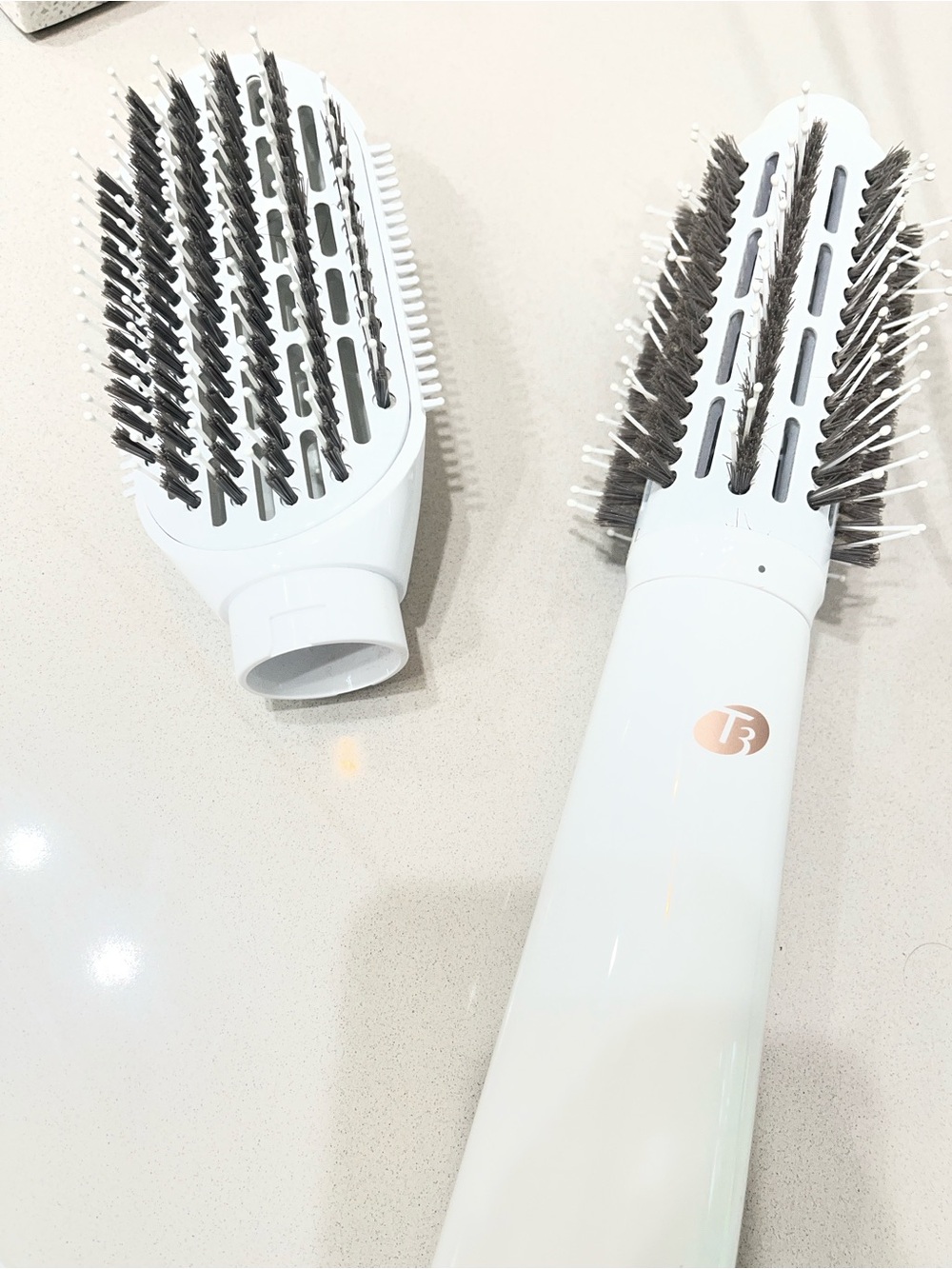 T3 airbrush dryer White Hair Styling Round Brush with Venting - Picture 2 of 5